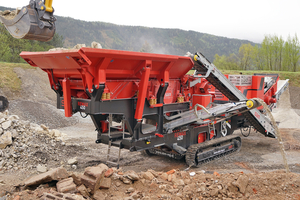  4 	Mit Vorabsiebung und optionalem 2-Deck-Sieb liefert der Prallbrecher SBM REMAX 450 hochwertige Endprodukte direkt auf der Baustelle  