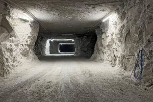  2	Like a large labyrinth, countless corridors run through the extraction site&nbsp;– the underground paths are 6 m wide and 4 m high 
