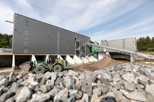  2 	Die Bodenwaschanlage von Max Wild recycelt mineralische Bauabfälle und arbeitet sie zu zertifizierten Sekundärbaustoffen auf 