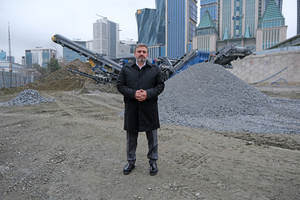  4	Feyzullah Kahraman, Managing Director of Safir Proje, is very happy with his new Kleemann plants 