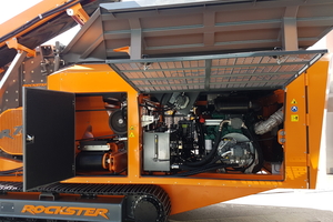  2	Large and accessible openings make the R700 very easy to service and maintain, which contributes to less downtime and more efficient workflow 