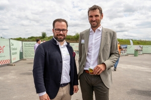  Jan Rothenbacher (l.), Lord Mayor of Memmingen, and Pius Geiger (r.), managing partner of the Geiger Group 