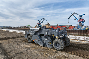  1	A new Wirtgen Rock Crusher WRC 240i was used for the crushing and homogenisation of the ground material on the 12&nbsp;000&nbsp;m² inland port site 
