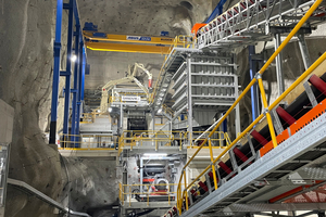  5 	Das Material wird im Kreislauf zerkleinert und ein 0/60 Fertigprodukt über eine Sandvik LF Siebmaschine klassiert und nach Übertage ausgetragen 