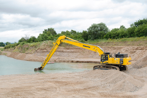  1	Der Komatsu PC700LC-11E0 im Einsatz bei der Firma Kann GmbH Baustoffwerke 