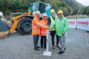  1 	Formal launch of the project in the presence of Klemens Haselsteiner (CEO of STRABAG), Leonore Gewessler (Federal Minister for Climate Action, Environment, Energy, Mobility, Innovation and Technology), Jan Liebherr (Chairman of the Board of Directors of Liebherr-International AG) and Martin Graf (Director of Energie Steiermark) (f.l.t.r.) 