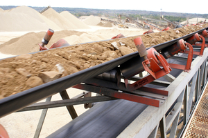  5	Belt tracking keeps loads centered and minimizes dust from spillage and disruption 
