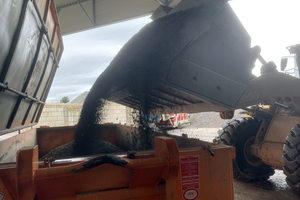  5	Container is filled with grit 