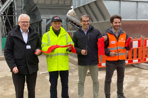  1	Setting standards in decarbonisation: Valentin Gutknecht (from right), Andre Baumann, Walter Feeß and Thomas Beißwenger, Managing Director of the German Minerals Industry Association 
