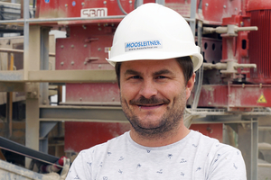  10 	Werksleiter Peter Gastberger schätzt die Vorteile des SBM&nbsp;V8 in Betrieb und Wartung 