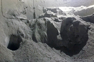 2 	Wenn feines Material zu lange liegen bleibt, kann es aushärten und ein Silo für längere Zeit außer Betrieb setzen  