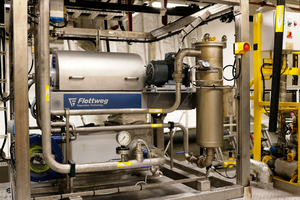  3 	Flottweg Dekanter reduzieren den Schlamm der Abgasreiningung direkt an Bord und sparen so massiv Kosten 