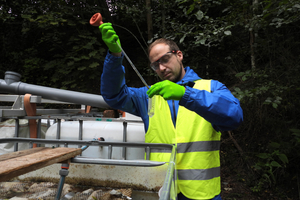  An der Spülhalde Hammerberg am östlichen Stadtrand von Freiberg ist seit Juli 2024 die Pilotanlage für ein neuartiges Wasserbehandlungsverfahren in Betrieb 