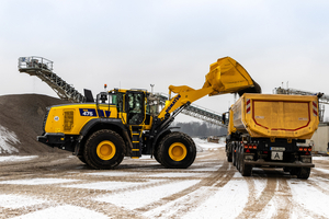  WA475-11 im Ladeeinsatz 