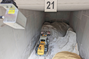  OWL EYE® wacht über die Schüttgutbestände eines überdachten Außenlagers 