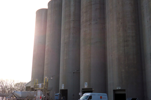  	Bulk materials will always need to be held up and stored and so blockages are common 