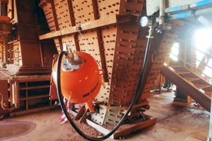  	Powerful air blasts ensure bauxite material flowing smoothly through the system 