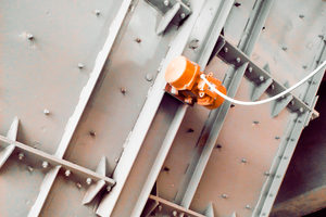  	One of the main advantages of flow aids is that plant operators gain a level of control over material flow that is not possible any other way 