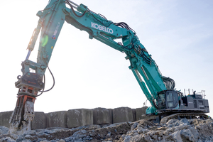  	With a maximum operating weight of 140 tonnes, the Kobelco SK1300DLC has been one of Europe’s largest demolition excavators since 2021. With the NEXT interchangeable boom, it can also be used very efficiently at ground level 
