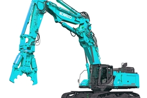  	The Kobelco SK650DLC is the fifth model in the “Demolition” series. The 80-tonne machine – shown here with a short NEXT boom – impresses with high attachment weights and a large working radius thanks to its wide undercarriage 