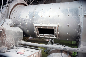  	First Hosokawa Alpine mill at the Jordan Minerals plant: S.O. 160/330 system combined with a 500 ATP classifier 