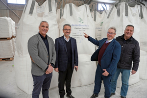  1	Plant tour at Jordan Minerals in Amman: Suleiman Smadi (MENA Sales Director for Hosokawa Alpine), Naim Burghli (Managing Director of Jordan Minerals), Dietmar Alber and Amjad Al Burghli (Plant Manager at Jordan Minerals) (from left to right) 