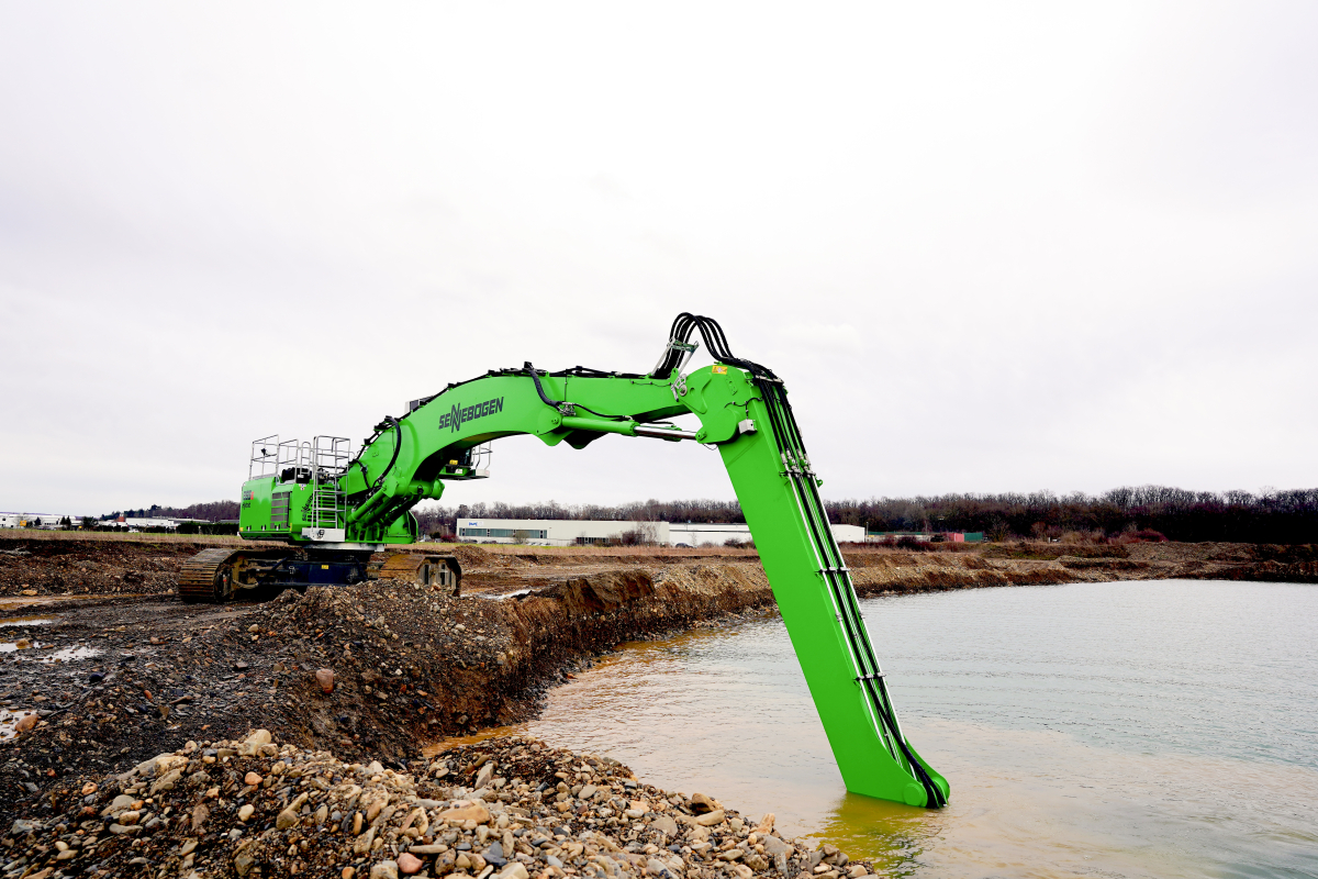 Gravel plant relies on SENNEBOGEN material handler - AT Minerals