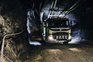  4	Der Volvo FMX fährt als autonomer Lkw in dem engen Tunnel­system 