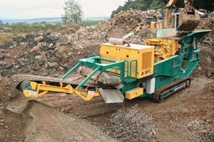  2	RCI 100.100T mit Prall­brecher • RCI 100.100T with impact crusher 