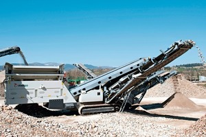  Das neue Lokotrack ST3.5 kombiniert eine starke Siebleistung mit einer ausgezeichneten Brennstoffwirtschaft sowie leichter Transportfähigkeit • The new ­Lokotrack ST3.5 combines efficient screening capacity and excellent fuel economy with ease of transport 