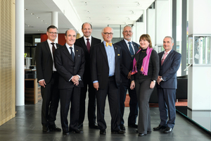  Der Verwaltungsrat der Endress+Hauser Gruppe (von links)/The Supervisory Board of the Endress+Hauser Group (from left): Dr. Heiner Zehntner (Secretary), Fernando Fuenzalida, Thomas Kraus, Klaus Endress (President), Hans-Peter Endress, Antonietta Pedrazzetti und Prof. Dr. Georg Bretthauer 