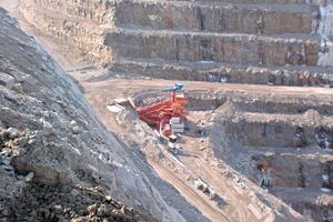  	Semi-mobile crushing plant in a quarry (Sandvik) 