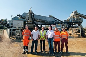  <div class="bildtext">1 TWS Service Team with Larry Debucquois, Owner Catecom and Santrac Service Team • Das Service Team von TWS mit Larry Debucquois, Besitzer von Catecom, und das Service Team von Santrac</div> 