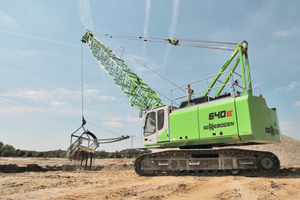  Der neue SENNEBOGEN 640 der E-Serie überzeugt bei der Firmengruppe Hans Wolf im Schleppschaufeleinsatz in der Kiesgewinnung • The new SENNEBOGEN 640 of the E-series convinces the Hans Wolf corporate group with dragline bucket use in gravel extraction 