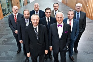  1 Das Executive Board der Endress+Hauser Gruppe (von links): Pieter de Koning (Logistik, Informatik und Organisation), Dr. Gerhard Jost (Produktion), Chief Financial Officer Dr. Luc Schultheiss, Matthias Altendorf (Innovation), Dr. Heiner Zehntner (Recht), Nikolaus Krüger (Vertrieb und Marketing), Chief Executive Officer Klaus Endress, Roland Kienzler (Personal) und Chief Operating Officer Michael Ziesemer ● The Executive Board of the Endress+Hauser Group (from left): Pieter de Koning (Logistics, IT and Organization), Dr. Gerhard Jost (Production), Chief Financial Officer Dr. Luc Schultheiss, Matthias Altendorf (Innovation), Dr. Heiner Zehntner (Legal), Nikolaus Krüger (Sales and Marketing), Chief Executive Officer Klaus Endress, Roland Kienzler (HR) and Chief Operating Officer Michael Ziesemer&nbsp; 