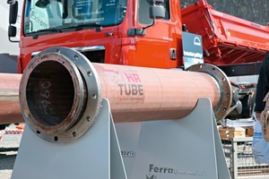  Rohr aus Toolox Stahl für den heißen Einsatz bei reibendem Material • Pipe of Toolox steel for use with heat producing frictional material 