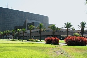  6	Hauptsitz von OCP in Casablanca • Headquaters of OCP in ­Casablanca 