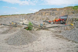  1	Seit Ende Mai arbeitet der Sandvik UJ310 in der Produktion von Wasserbausteinen und Zuschlagstoffen im Sandsteinbruch von Kamieniołom Barwałd  