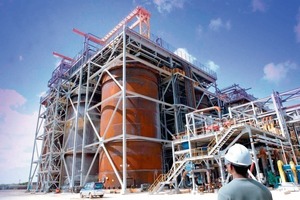  	 Autoclaves in a Jamaican refinery (Alcoa) 