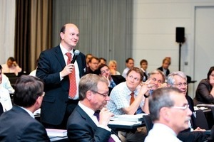  Prof. Dr.-Ing. Goldmann während der Diskussion auf der 3. Berliner Recycling- und Rohstoffkonferenz 2010 • Prof. Dr.-Ing. Goldmann during the discussion at the 3rd Berlin Recycling and Raw ­Materials Conference in 2010 