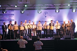  5	Während des Banketts wurden zehn Nachwuchswissenschaftler für ihre herausragenden Forschungs­leistungen für die Aufbereitungstechnik ­mineralischer Rohstoffe geehrt • During the banquet ten young researchers were honoured with the Young Authors’ Award for their excellent achievements concerning mineral processing 