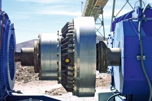  Die konstant gefüllte Voith Turbokupplung schont die Komponenten im Antriebsstrang von Gurtförderern und erhöht deren Verfügbarkeit • The Voith constant-filled fluid coupling protects the components in belt conveyor systems, increasing their availability 