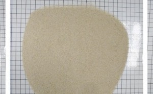  1	Zuschlags- und Füllstoffe • Aggregate and filler materials
a) Kalksteinsand 0-2,4&nbsp;mm • Limestone sand 0-2.4&nbsp;mm
b) Quarzsand 0-1&nbsp;mm • Silica sand 0-1&nbsp;mm
c) Glassand 0-0,71&nbsp;mm • Glass sand 0-0.71&nbsp;mm 