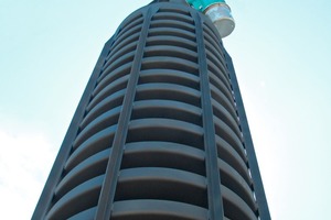  Vertikal fördern – Wendelförderer • Spiral conveyor for vertical conveying 