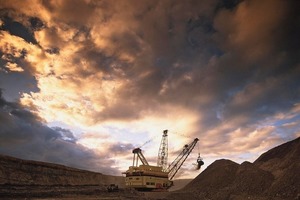  	Coal excavator in the Bulga Mine in Australia (Xstrata) 