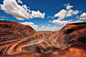  18	Argyle Tagebaubetrieb • Argyle open pit mine 