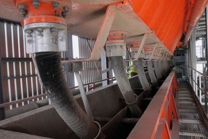  25 Discharge nozzles of the AKW freefall classifier 