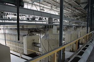  12	In Netzsch-Filterkammerpressen wird die eingedickte Suspension weiter entwässert 