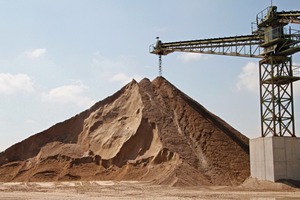  22 Stockpile with natural sand 