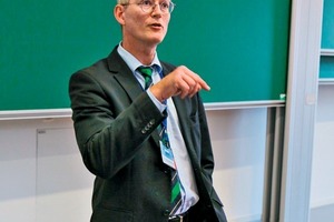  14	Prof. Dr. mont. Roland Pom­berger, Leiter des Lehrstuhls für ­Abfallverwertungstechnik, ­Montanuniversität Leoben: „Zur&nbsp;Zukunft der Ersatzbrenn­stoffe“/“The Future of Alterna­tive and Substitute Fuels” 